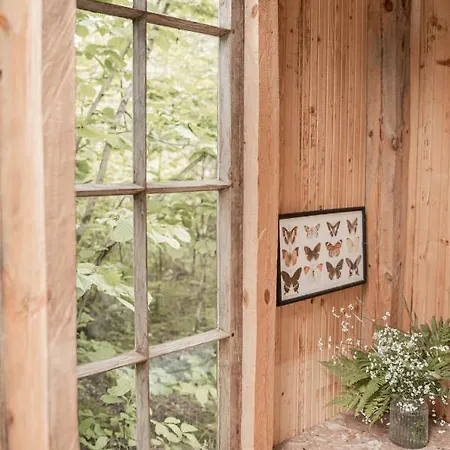 A Cozy Treehouse For Two Lodge Orissaare