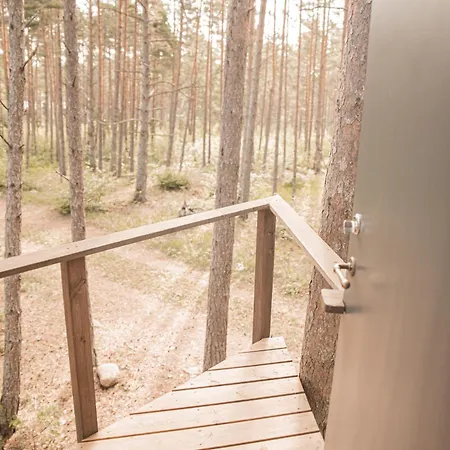 A Cozy Treehouse For Two *