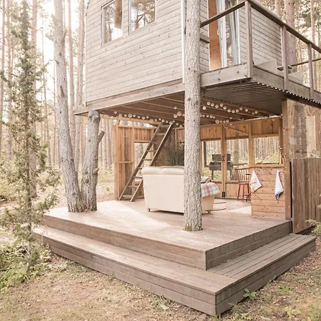 A Cozy Treehouse For Two