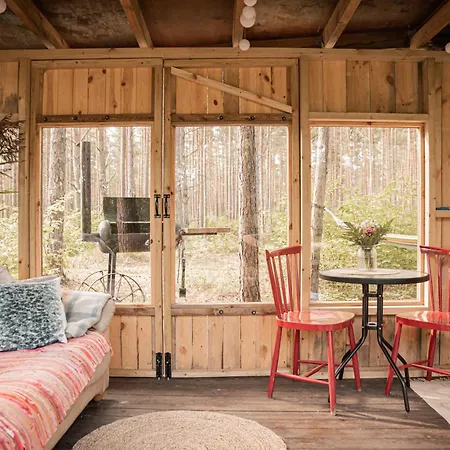 A Cozy Treehouse For Two *